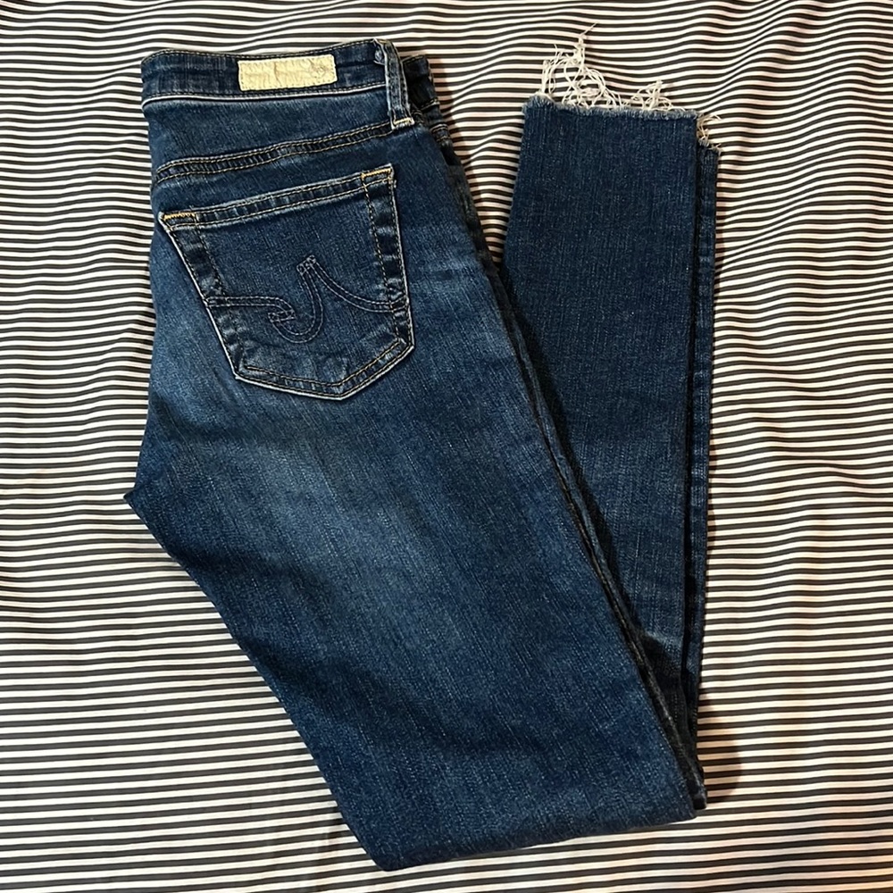 Distressed super skinny ankle jean